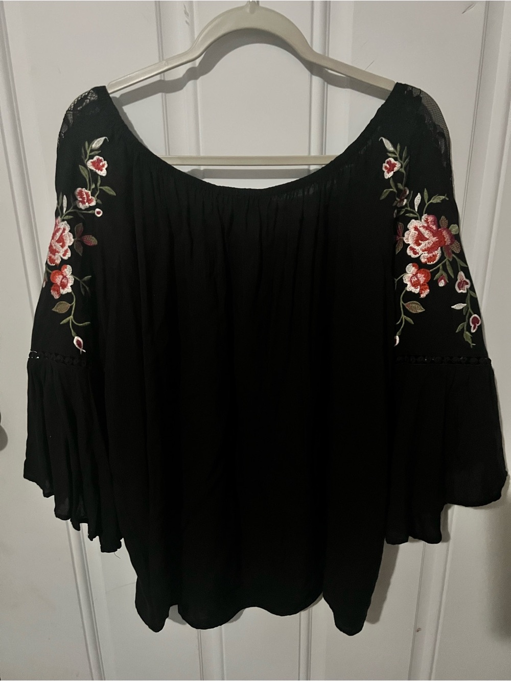 Umgee Women’s Black Floral Embroidered Blouse - Picture 2 of 4